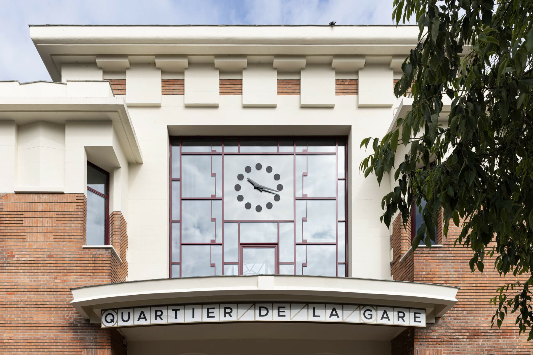 Facade Principale Quartier de la Gare - GQ avec Enseigne par bold-design